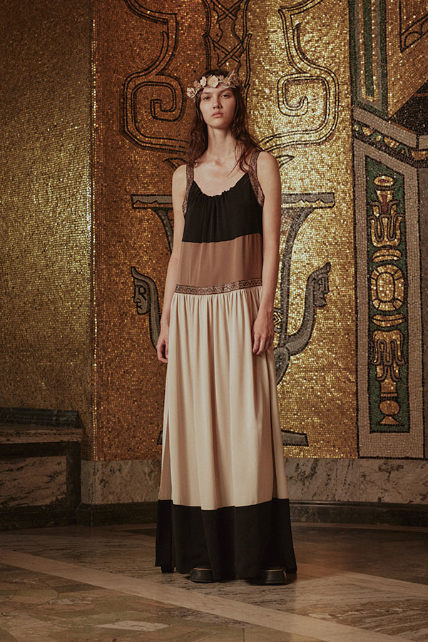 10037 Max Mara Brand