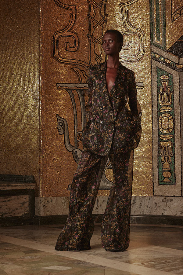 10047 Max Mara Brand