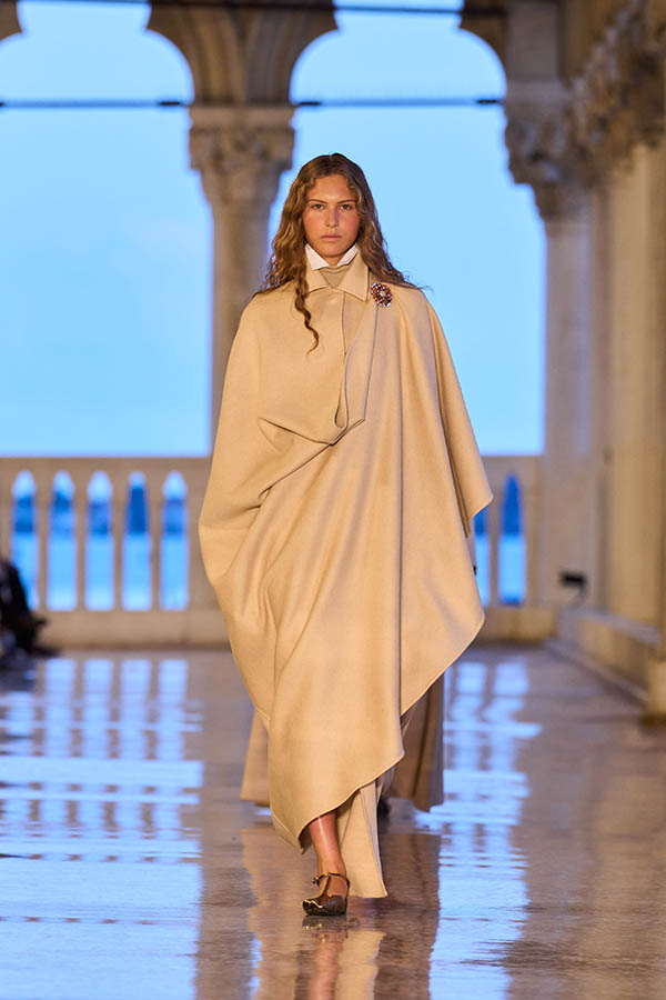 Max Mara Resort 2025 001 Max Mara Brand