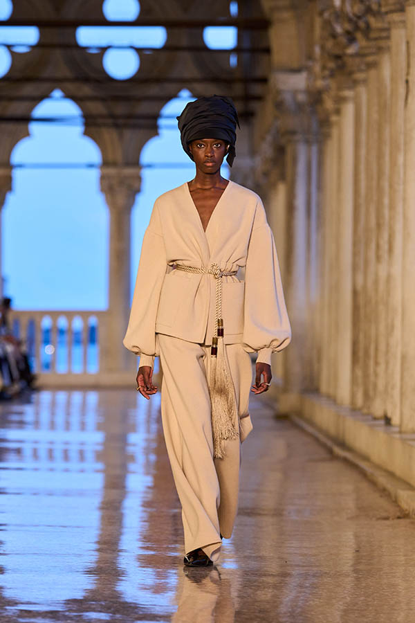 Max Mara Resort 2025 003 Max Mara Brand