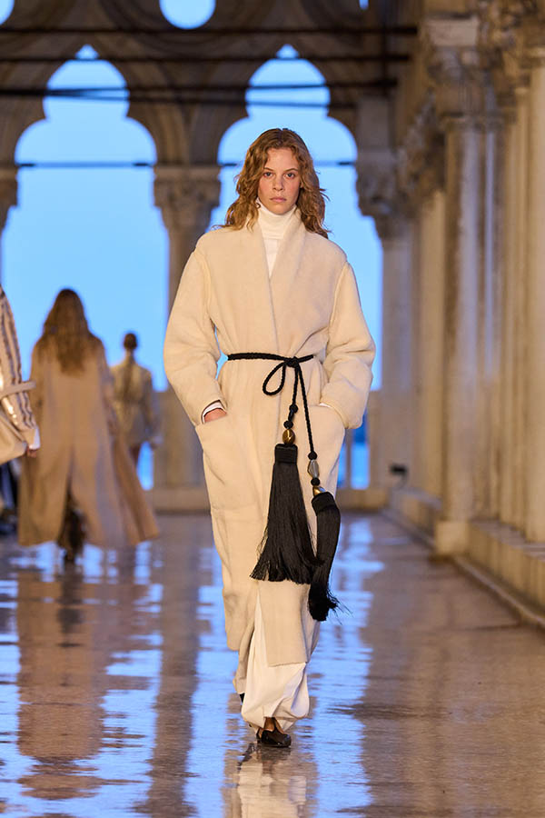 Max Mara Resort 2025 010 Max Mara Brand