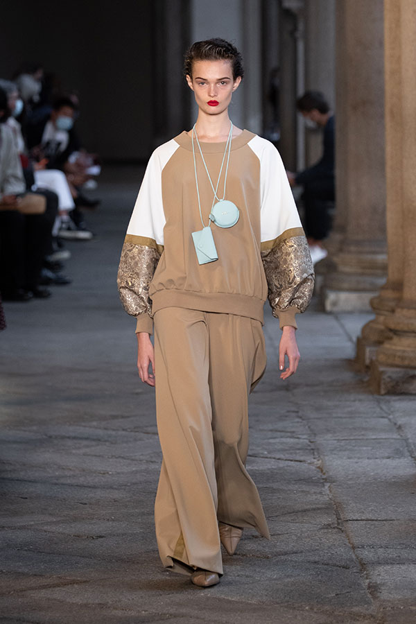 Runway Ss21 007 Max Mara Brand Runway Ss21 007 Max Mara Brand