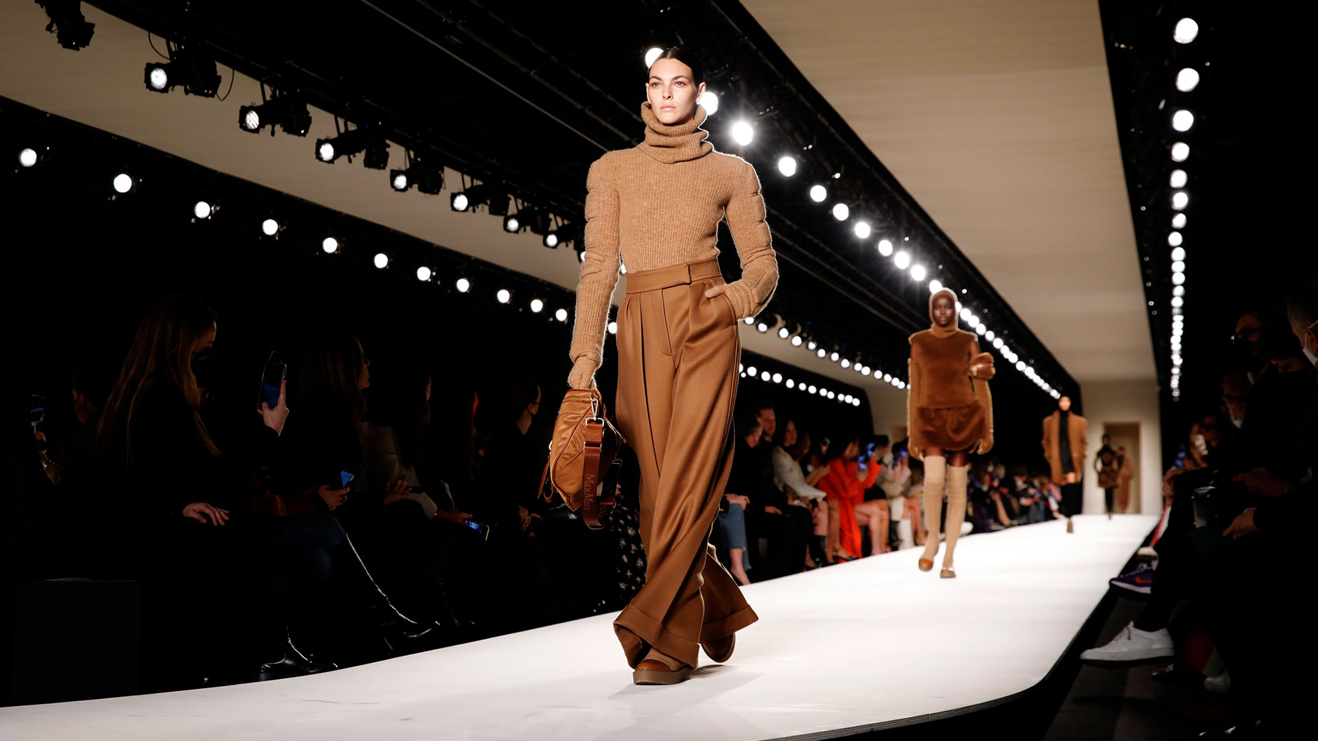 Fw22 Max Mara Brand