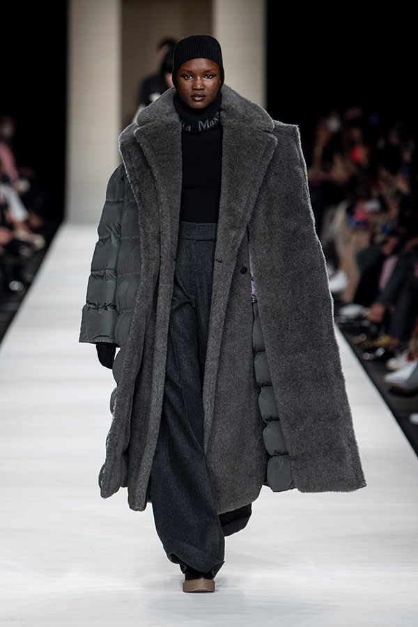 Look 38 Max Mara Brand