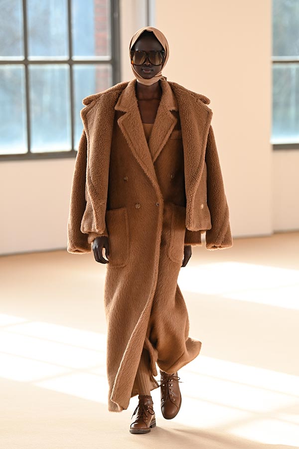 Maxmara Runway Look 001 Max Mara Brand Maxmara Runway Look 001 Max Mara Brand