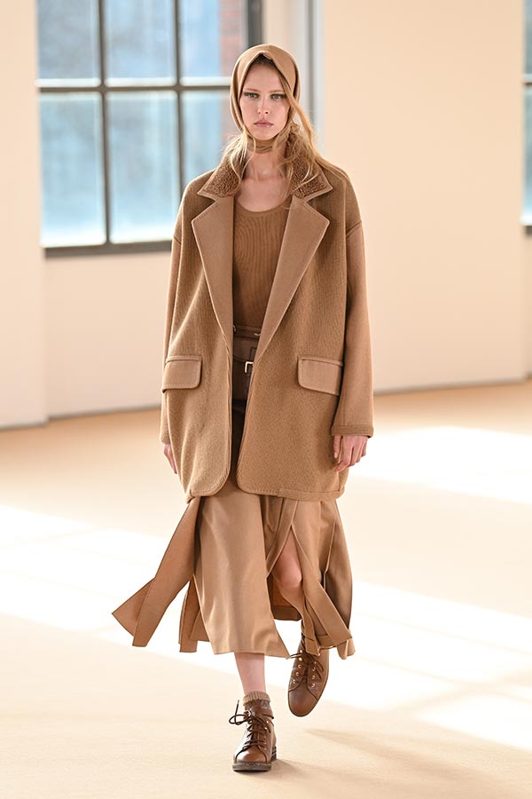 Maxmara Runway Look 004 Max Mara Brand Maxmara Runway Look 004 Max Mara Brand