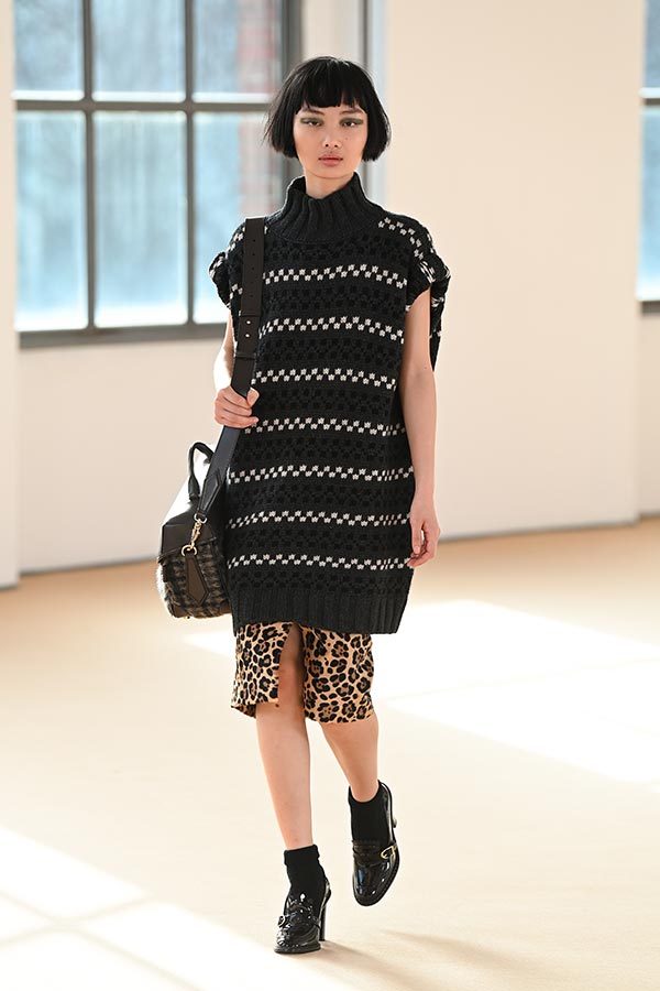 Maxmara Runway Look 016 Max Mara Brand Maxmara Runway Look 016 Max Mara Brand