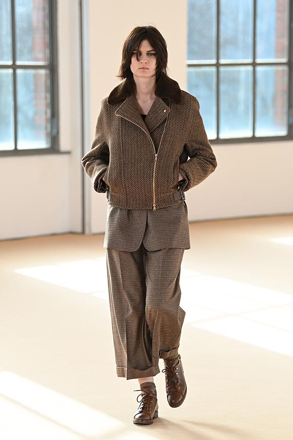 Maxmara Runway Look 017 Max Mara Brand Maxmara Runway Look 017 Max Mara Brand