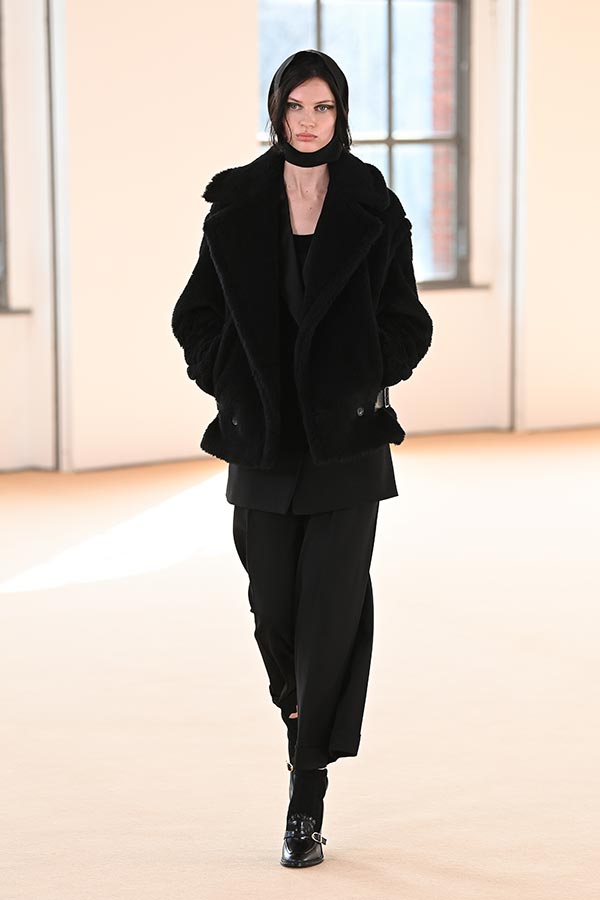 Maxmara Runway Look 040 Max Mara Brand Maxmara Runway Look 040 Max Mara Brand
